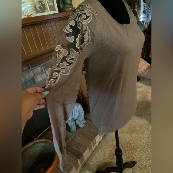 SWEATER SIZE L - Picture 2 of 6